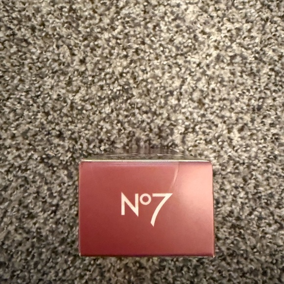 No 7 restore and renew serum - Picture 6 of 6